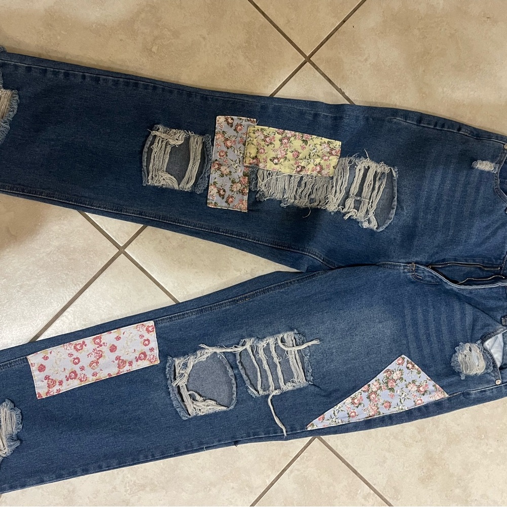 Vintage Floral Patchwork 
Distressed with raw hem Cropped ripped Jeans